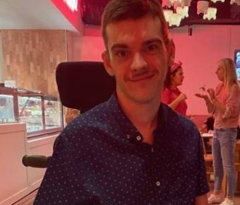 Average Aussie's Public Photo (SexyJobs ID# 765512)